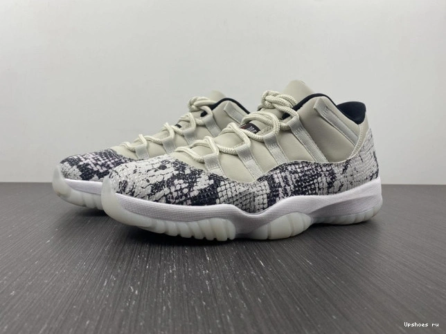 Retro Bone Snake Light Low Jordan CD6847-002 11 0214